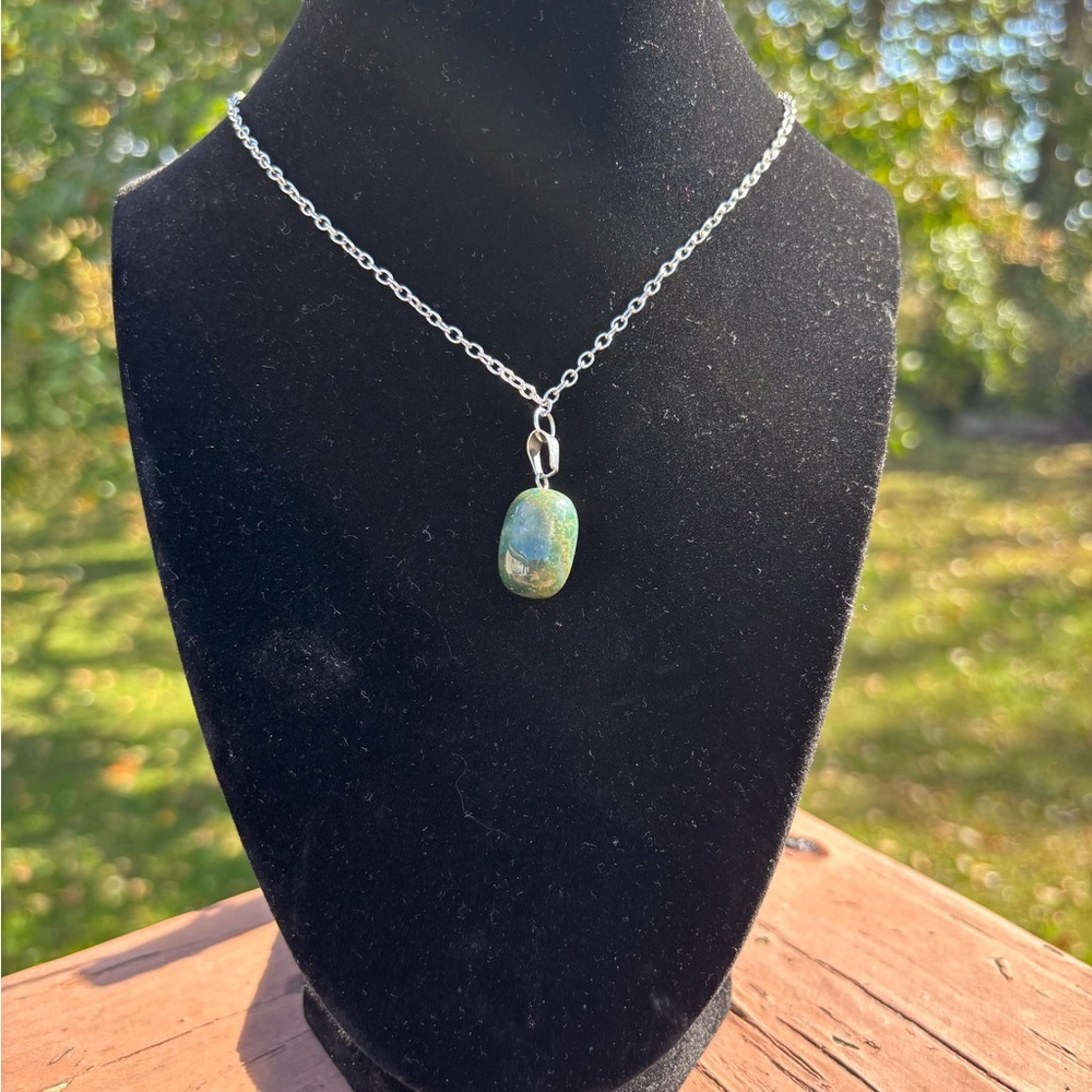 Elegant Silver Necklace with Green Pendants